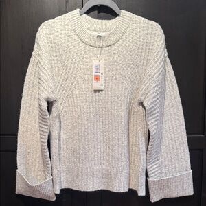 Cozy Crewneck Knit Sweater - Light Gray